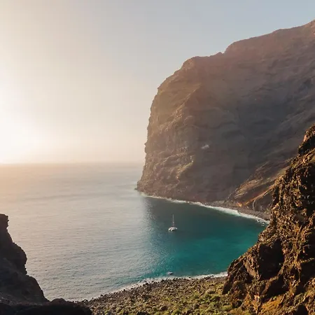 7 Min L Pool L Wifi L Sunbeds L Kid Friendly * Адехе