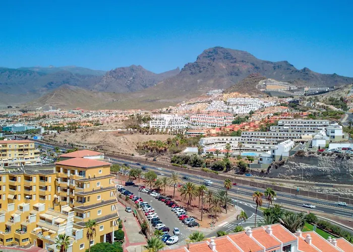 7 Min L Pool L Wifi L Sunbeds L Kid Friendly *