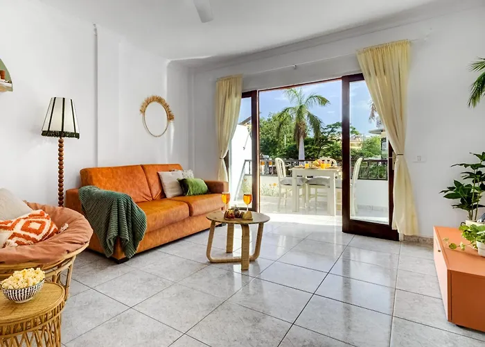 7 Min L Pool L Wifi L Sunbeds L Kid Friendly * 아데제