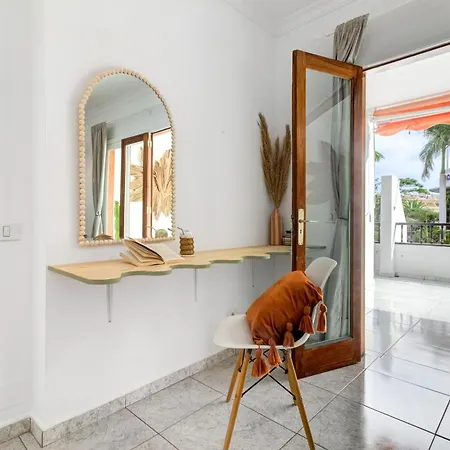 7 Min L Pool L Wifi L Sunbeds L Kid Friendly Apartment *