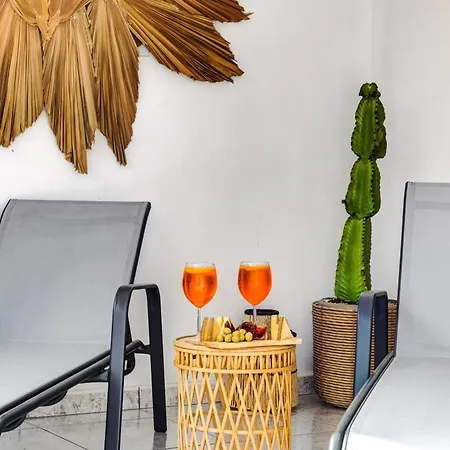 7 Min L Pool L Wifi L Sunbeds L Kid Friendly